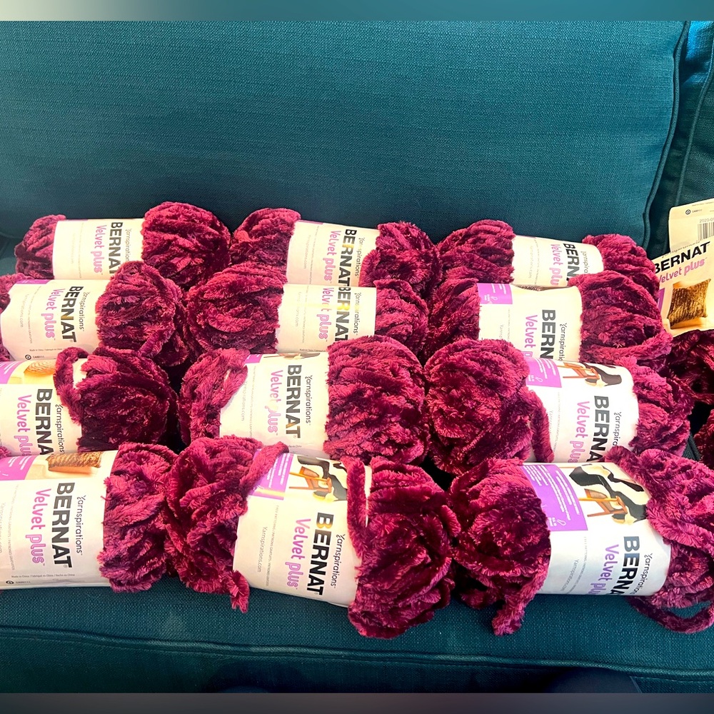 BERNAT Velvet Plus - Burgundy Plum